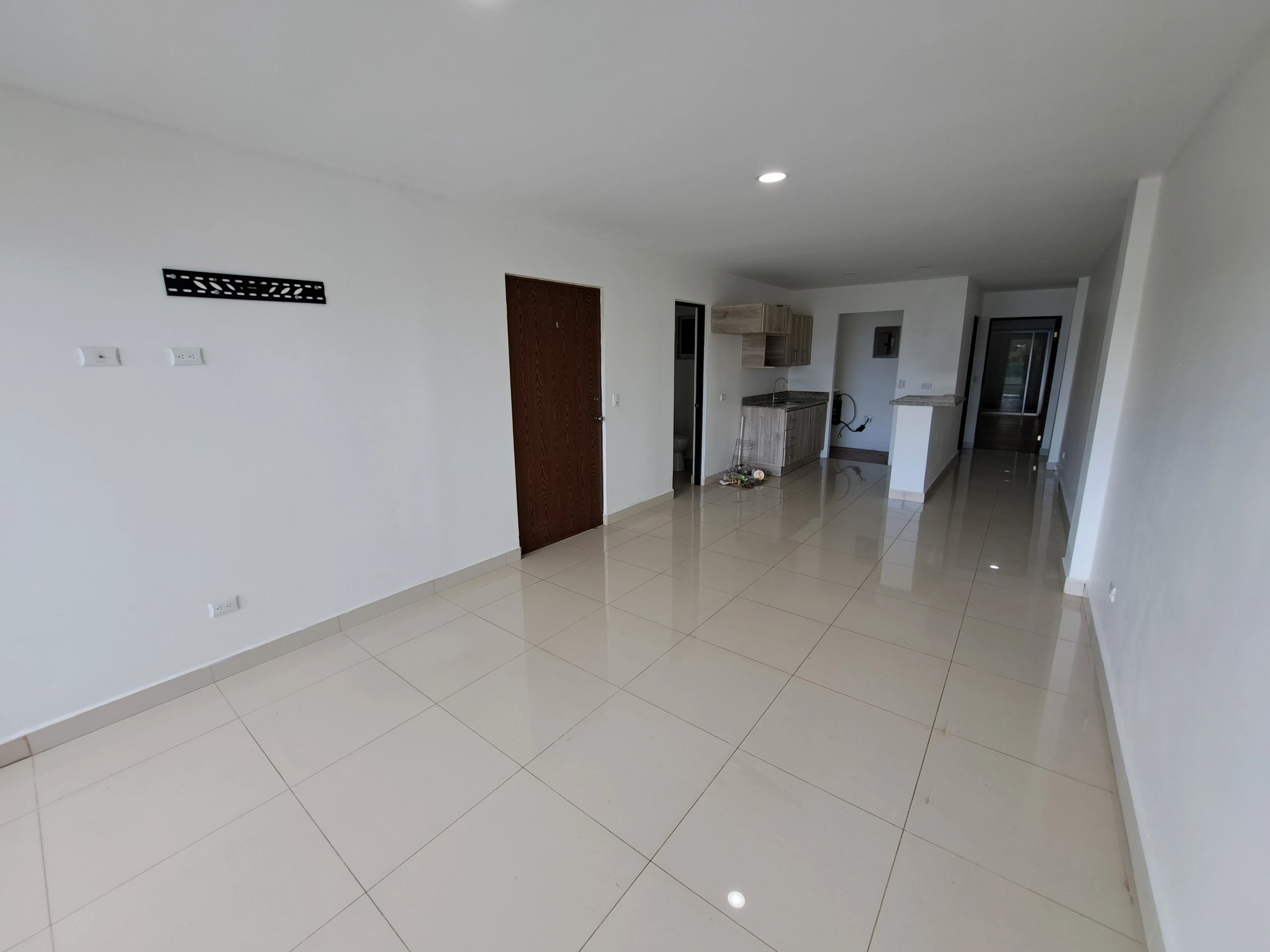 Apartamento en Granadilla, espacios amplios, 2 parqueos, seguridad SA-219 — imagen 2