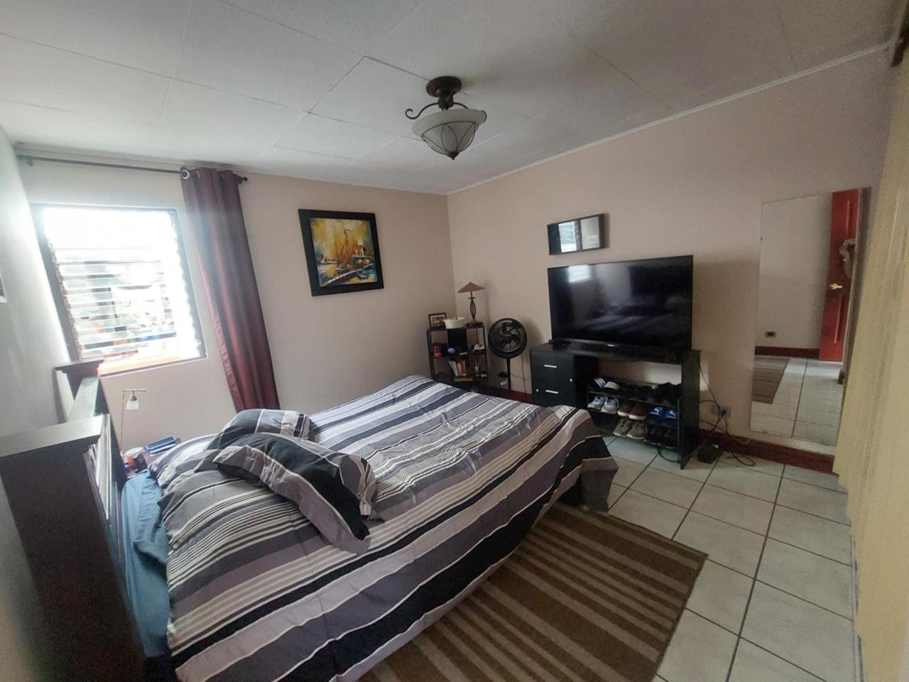 Casa en Tibás en venta, una planta, hermosos acabados, SCA-67 — imagen 9
