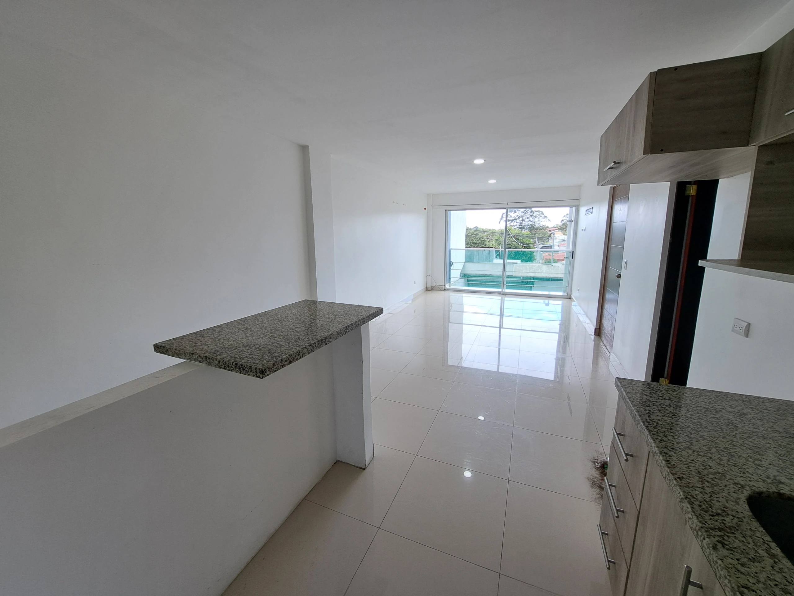 Apartamento en Granadilla, espacios amplios, 2 parqueos, seguridad SA-219 — imagen 4
