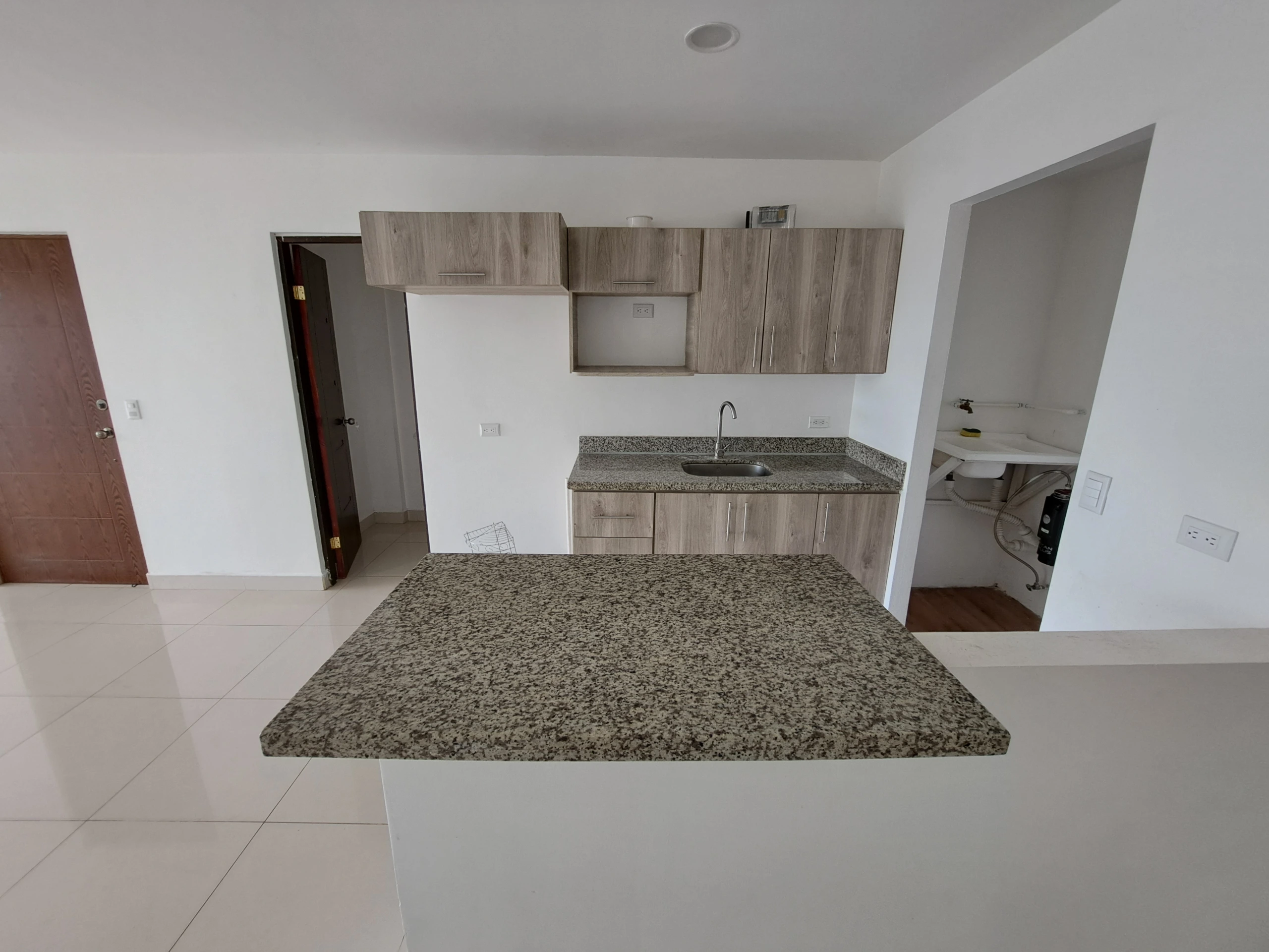 Apartamento en Granadilla, espacios amplios, 2 parqueos, seguridad SA-219 — imagen 5