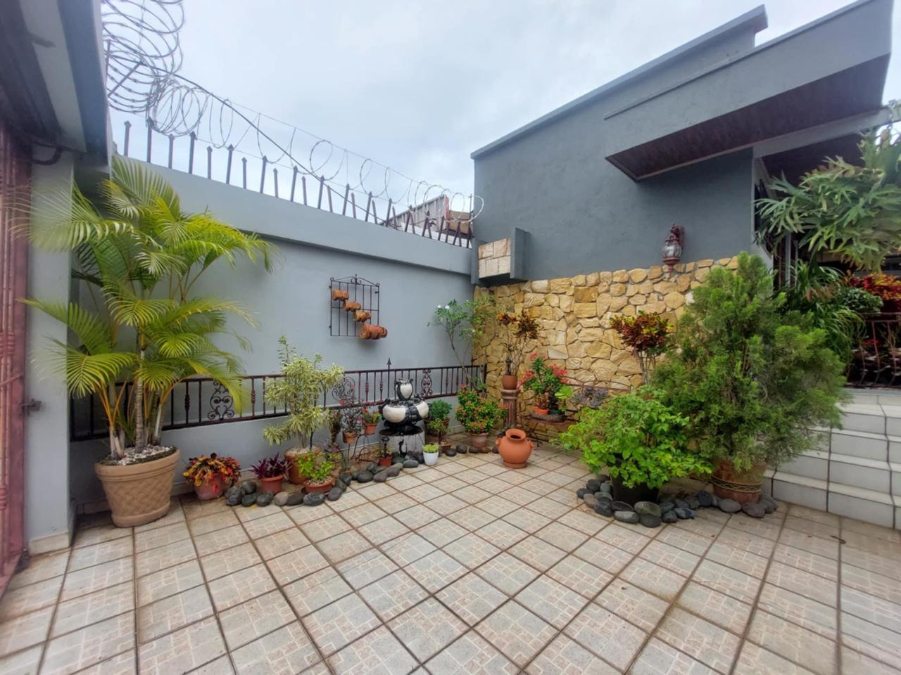 Casa en Tibás en venta, una planta, hermosos acabados, SCA-67 — imagen 4