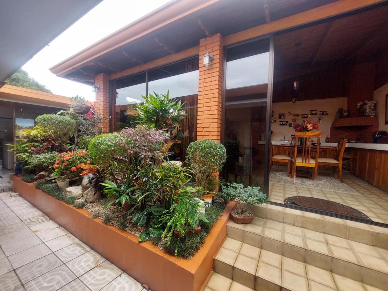 Casa en Tibás en venta, una planta, hermosos acabados, SCA-67 — imagen 5