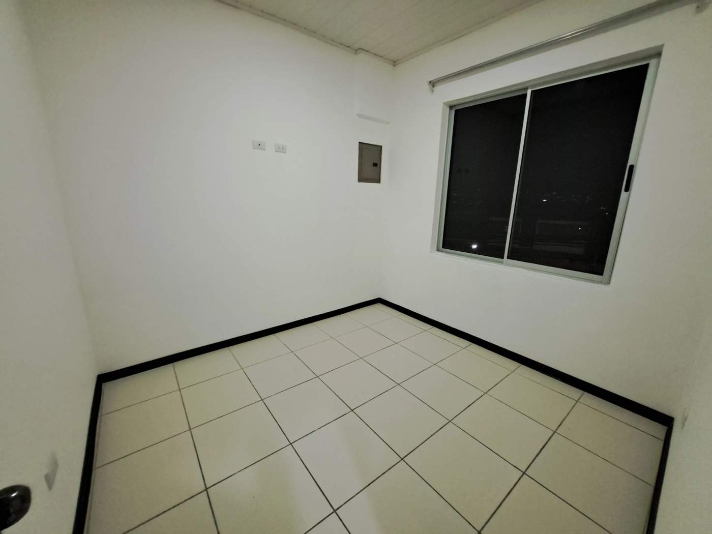 Apartamento en Granadilla en alquiler, servicios incluidos, pet friendly, SA-28 — imagen 4