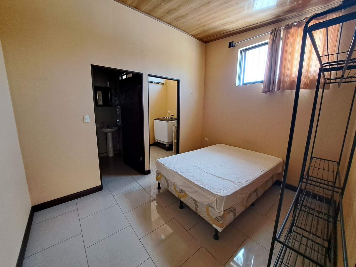 Edificio en Moravia en venta, 10 apartamentos, buen mantenimiento SVE-26 — imagen 3