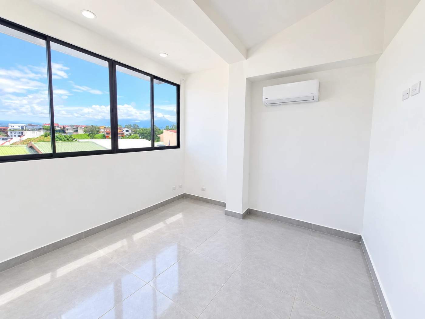 Apartamento en Moravia en alquiler, acabados de lujo, vistas hermosas al valle central SA-200 — imagen 6