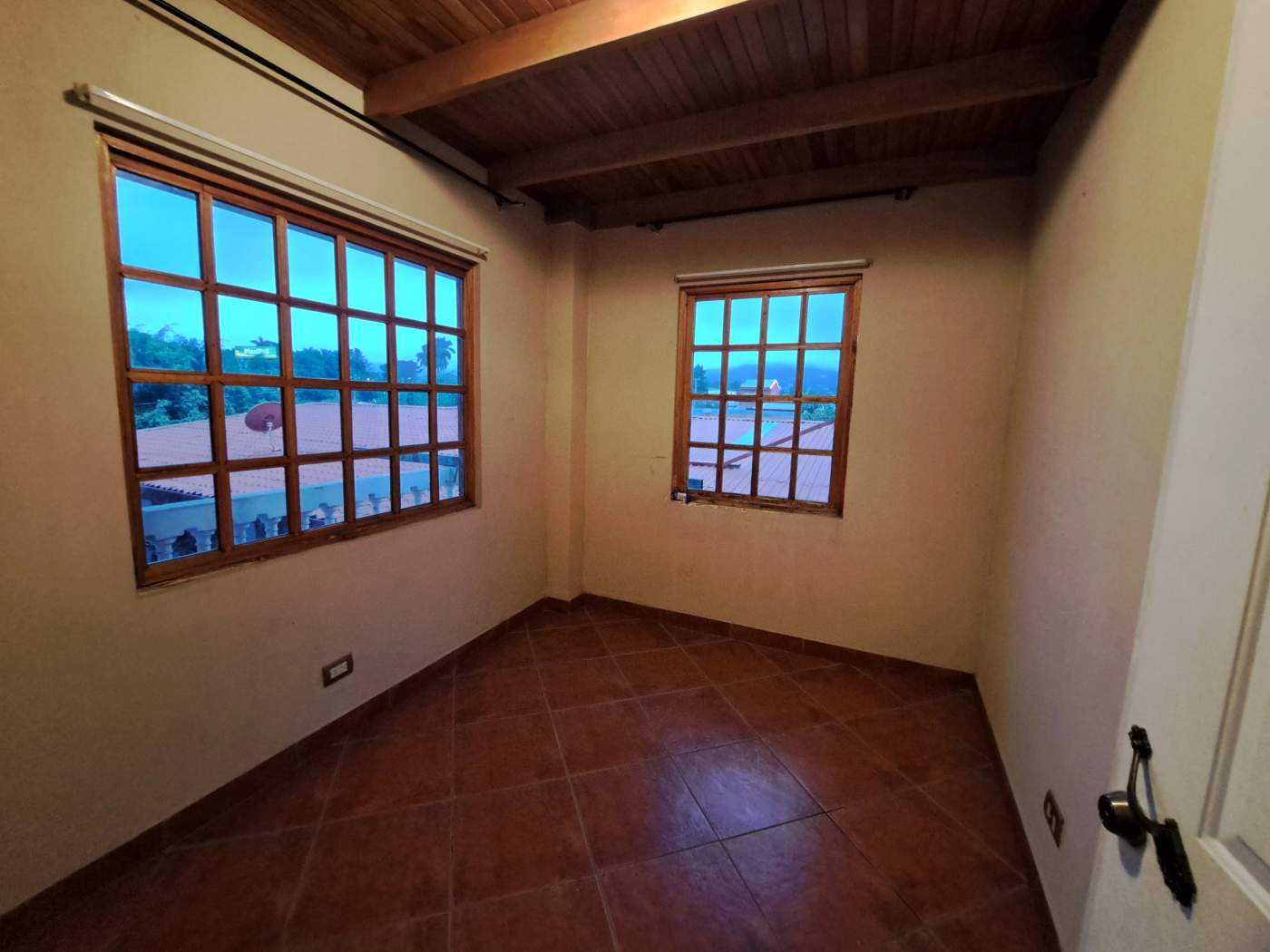 Apartamento en Desamparados en alquiler, muy espacioso, calle privada, 3 pisos SA-157 — imagen 10