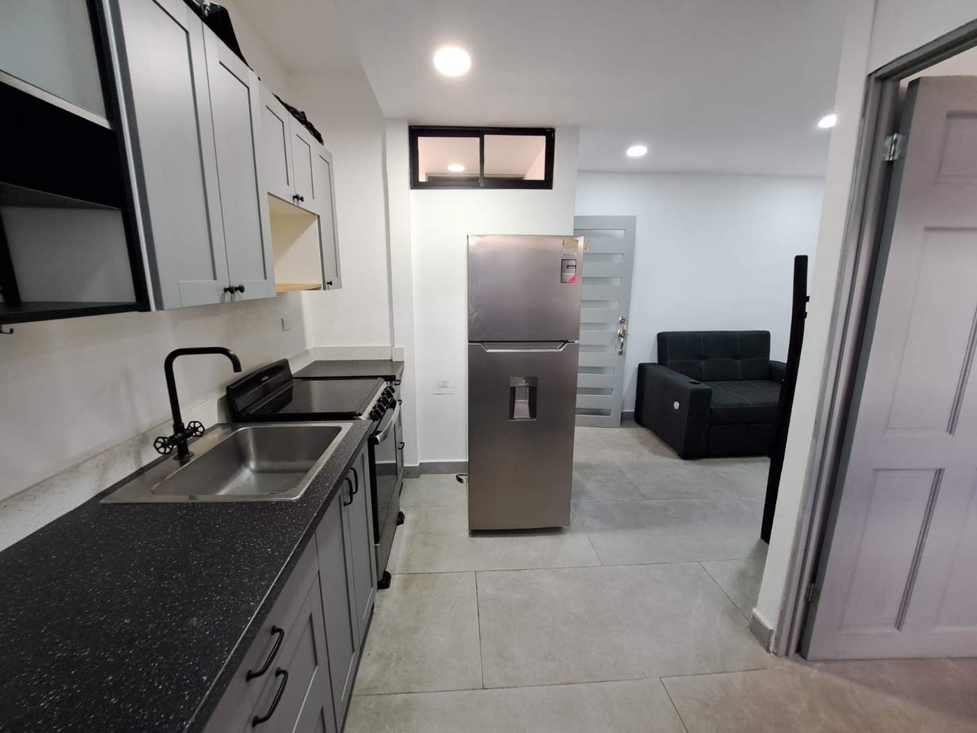 Apartamento en Moravia en alquiler, acabados de lujo, amueblado SA-200 — imagen 7