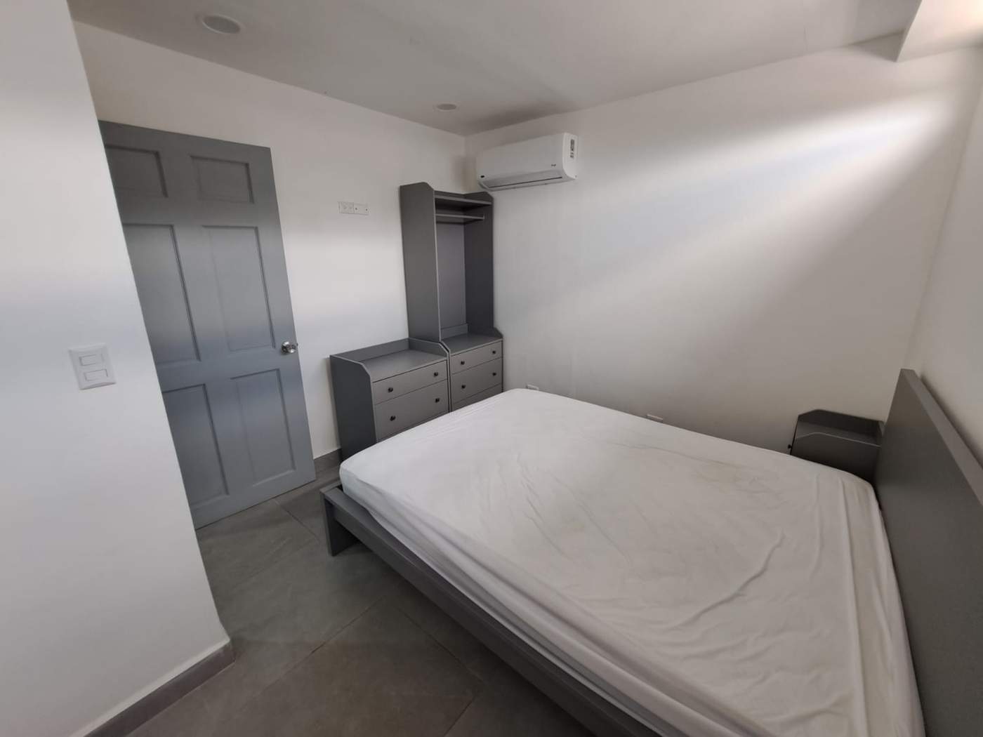 Apartamento en Moravia en alquiler, acabados de lujo, amueblado SA-200 — imagen 3