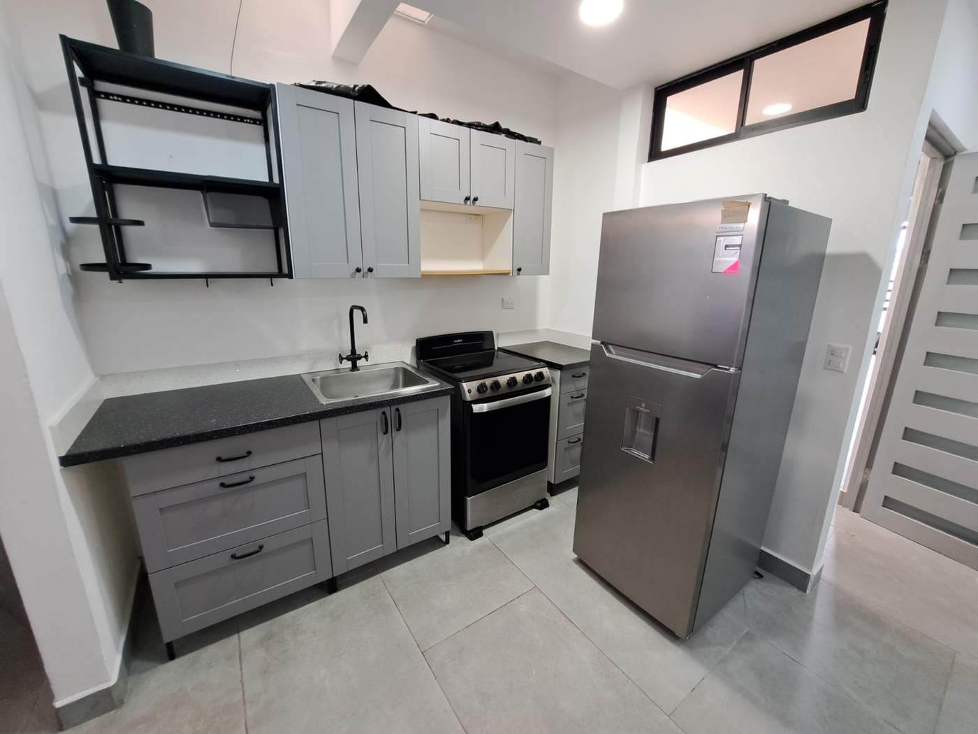 Apartamento en Moravia en alquiler, acabados de lujo, amueblado SA-200 — imagen 4