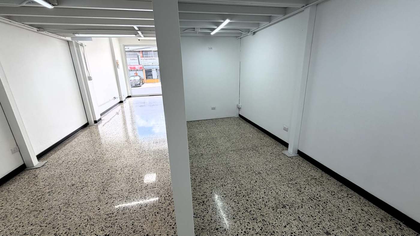 Local en Desamparados en alquiler, calle muy transitada, con mezanine SL-111 — imagen 4