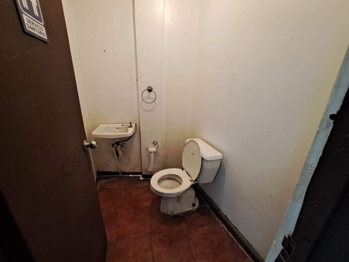 LOCAL EN GUADALUPE EN ALQUILER, MUY BUENA UBICACIÓN, DOS PLANTAS SL-03 — imagen 11