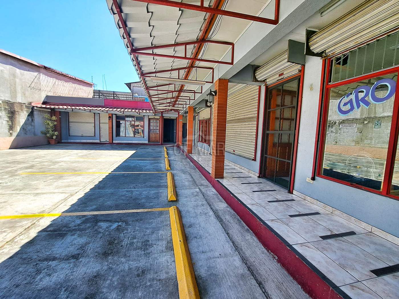 Local en Tres Ríos en alquiler, en centro comercial, excelente precio SL-115 — imagen 1