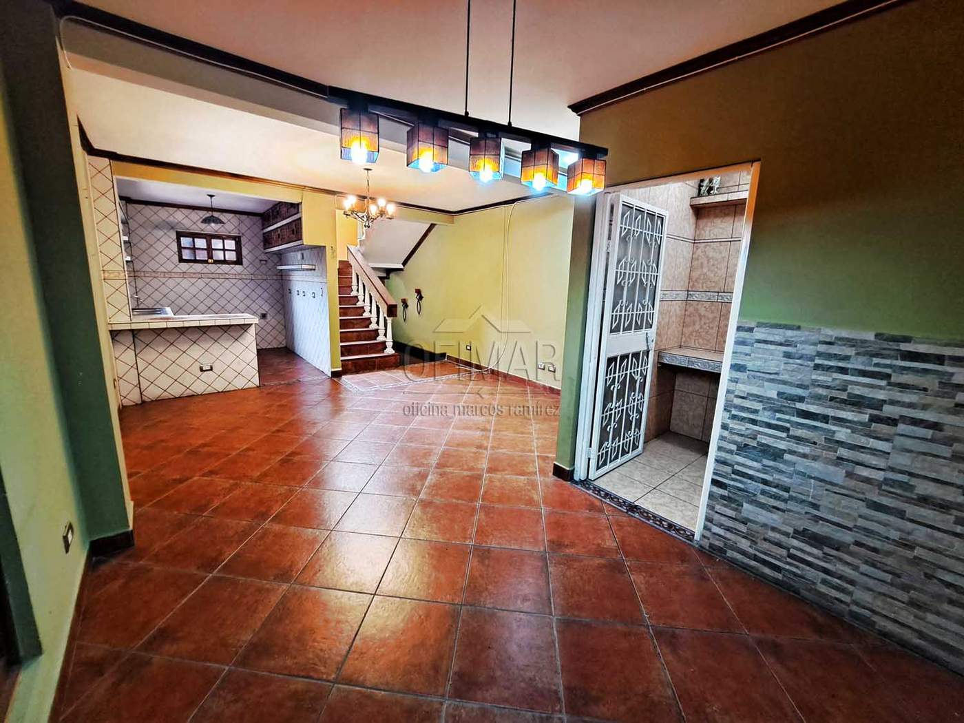 Apartamento en Desamparados en alquiler, muy espacioso, calle privada, 3 pisos SA-157 — imagen 1