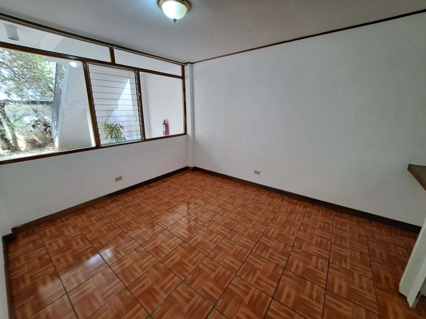 Apartamento en Uruca en Alquiler, primera planta, control de ingreso, patio SA-73 — imagen 9