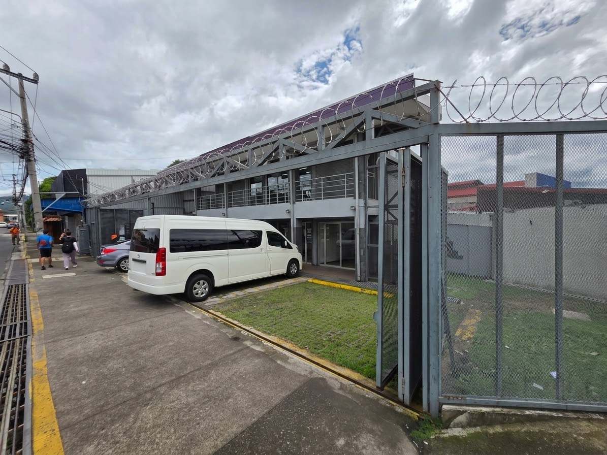 Centro Comercial en Desamparados en Venta, rentabilidad fija, excelente precio — imagen 11