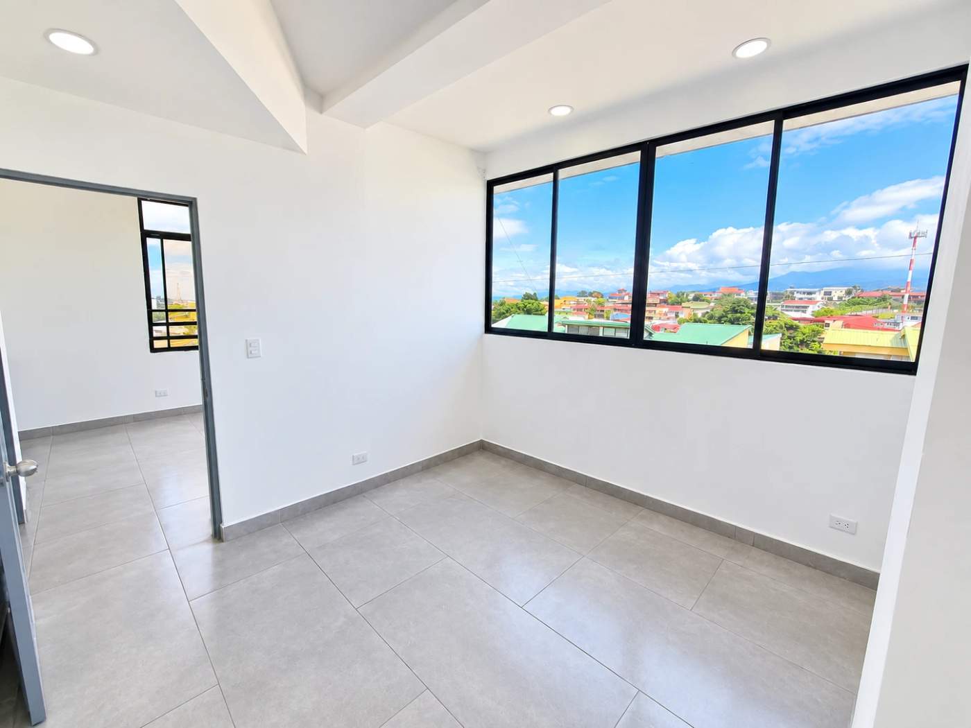 Apartamento en Moravia en alquiler, acabados de lujo, vistas hermosas al valle central SA-200 — imagen 3