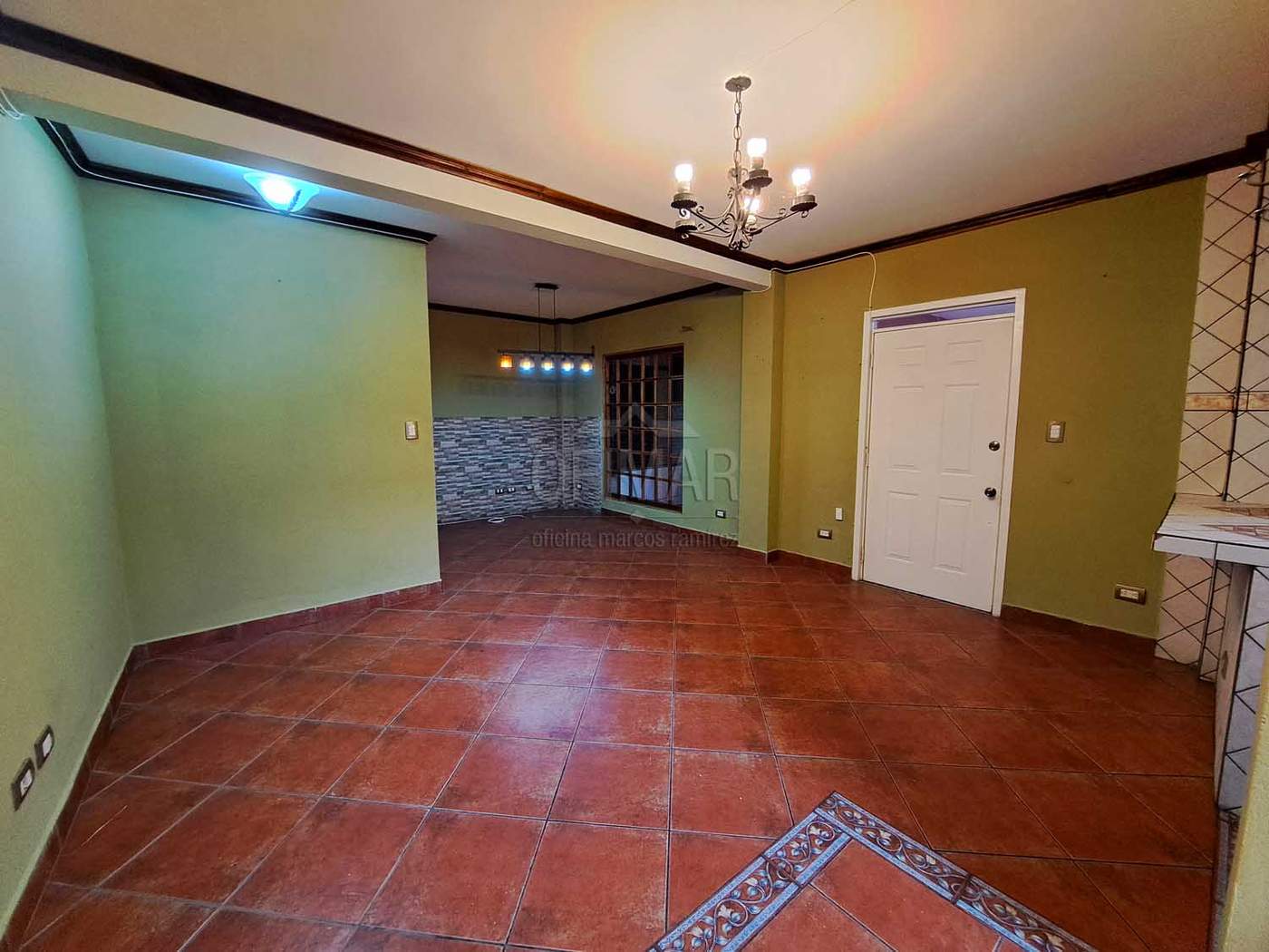 Apartamento en Desamparados en alquiler, muy espacioso, calle privada, 3 pisos SA-157 — imagen 2