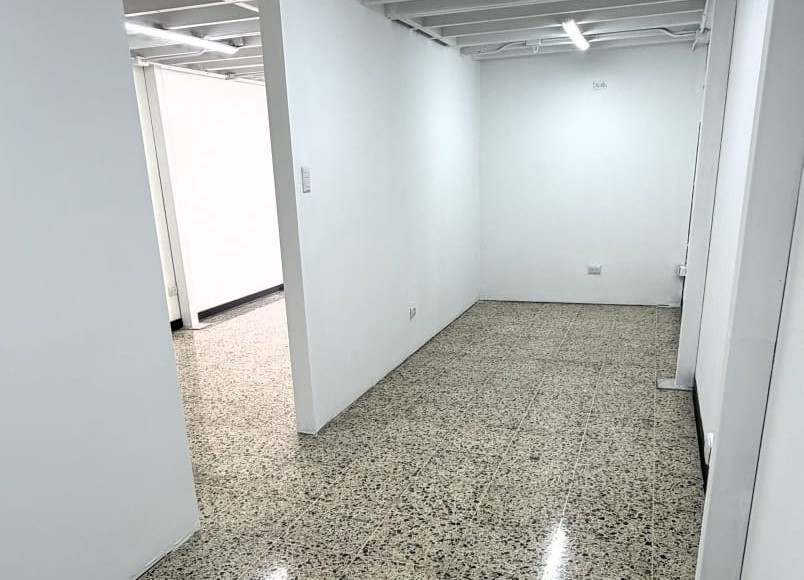 Local en Desamparados en alquiler, calle muy transitada, con mezanine SL-111 — imagen 8