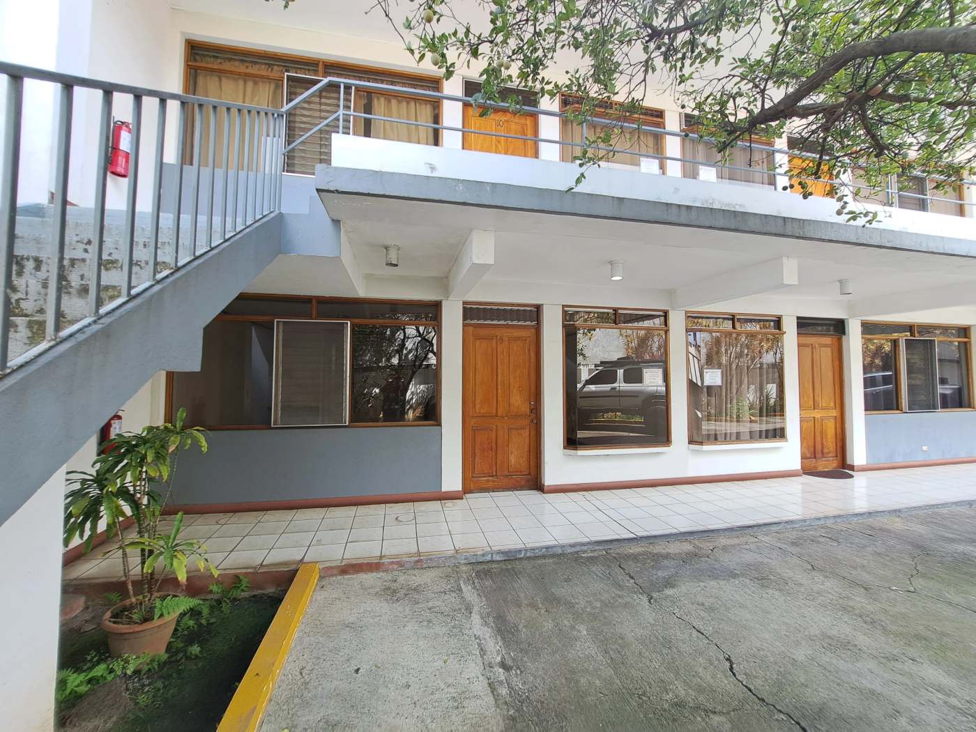 Apartamento en Uruca en Alquiler, primera planta, control de ingreso, patio SA-73 — imagen 1