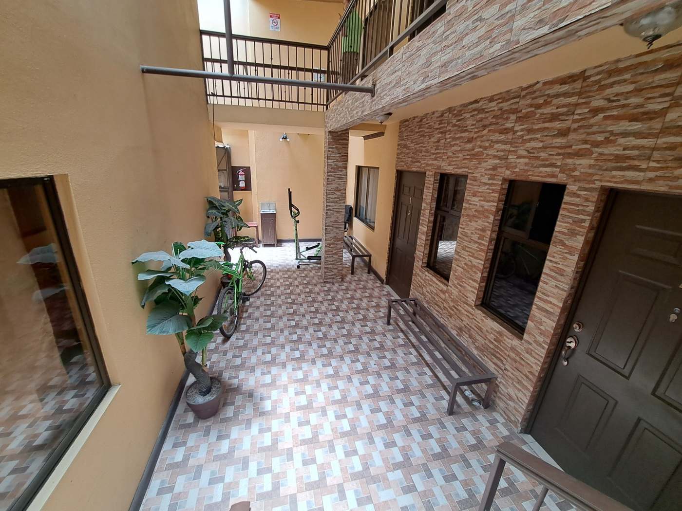 Edificio en Moravia en venta, 10 apartamentos, buen mantenimiento SVE-26 — imagen 14