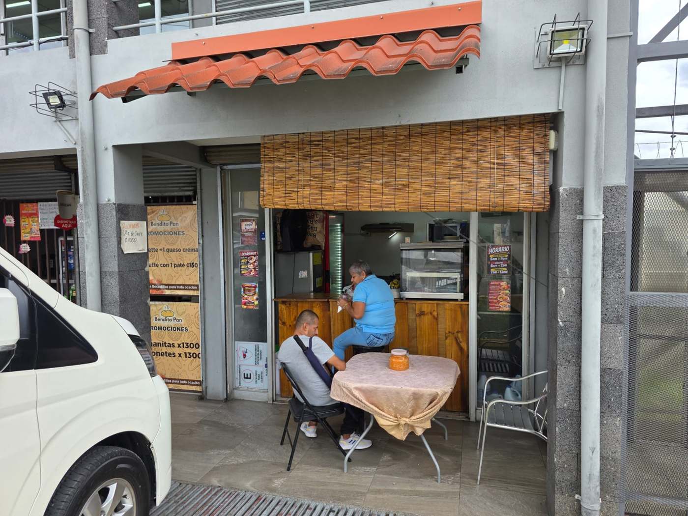 Centro Comercial en Desamparados en Venta, rentabilidad fija, excelente precio — imagen 4