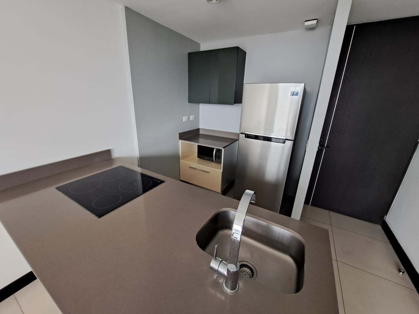 Apartamento en Sabana en alquiler, en Torre Rohrmoser, seguridad, amenidades SA-229 — imagen 3
