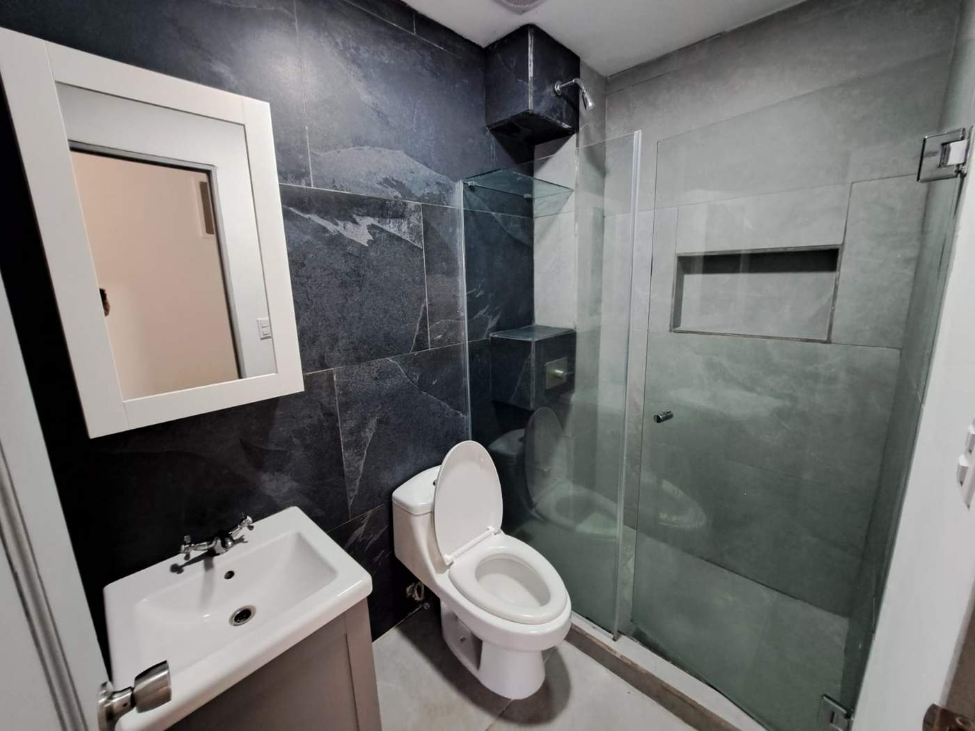 Apartamento en Moravia en alquiler, acabados de lujo, vistas hermosas al valle central SA-200 — imagen 4