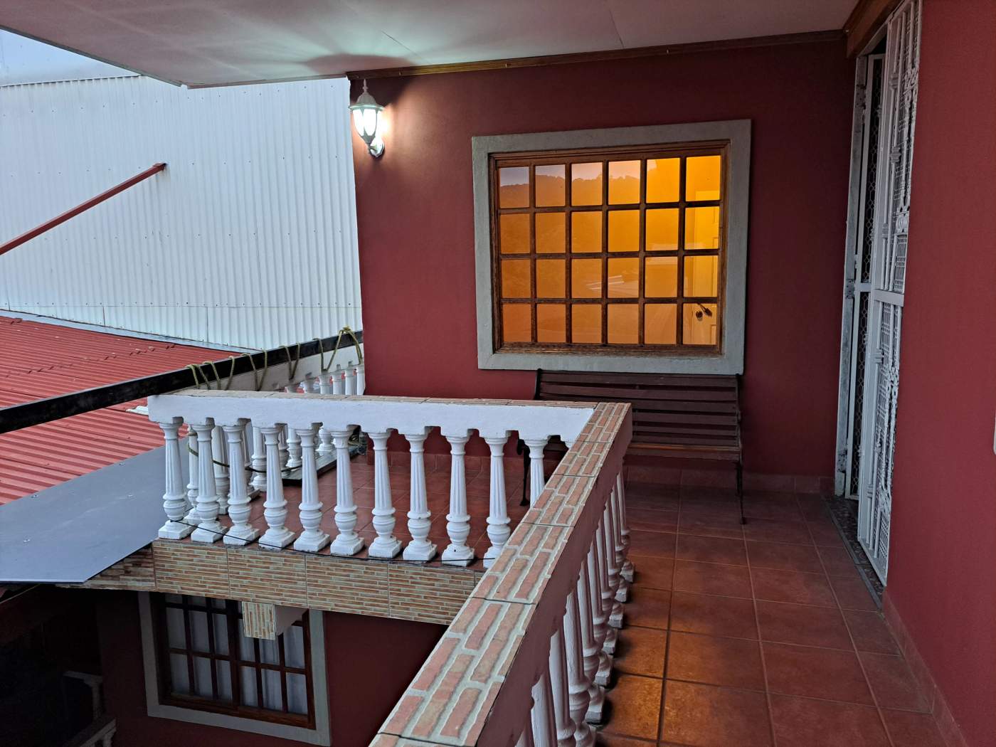 Apartamento en Desamparados en alquiler, muy espacioso, calle privada, 3 pisos SA-157 — imagen 11