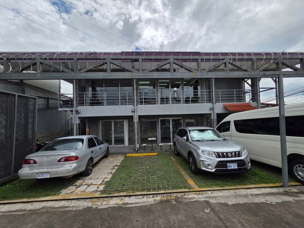 Centro Comercial en Desamparados en Venta, rentabilidad fija, excelente precio — imagen 1