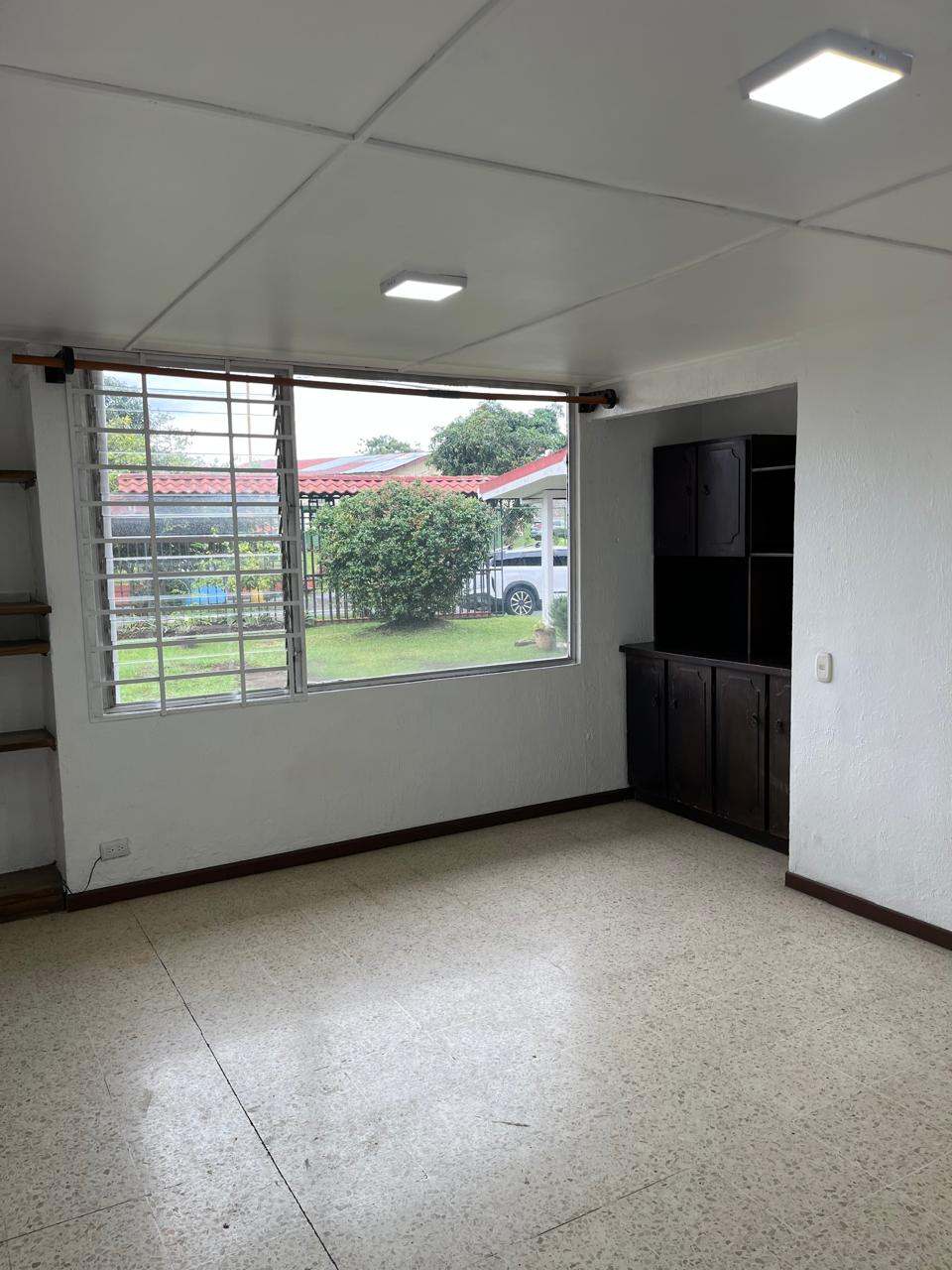 Apartamento en Sabanilla en alquiler, primera planta, zonas verdes Sa-206 — imagen 3